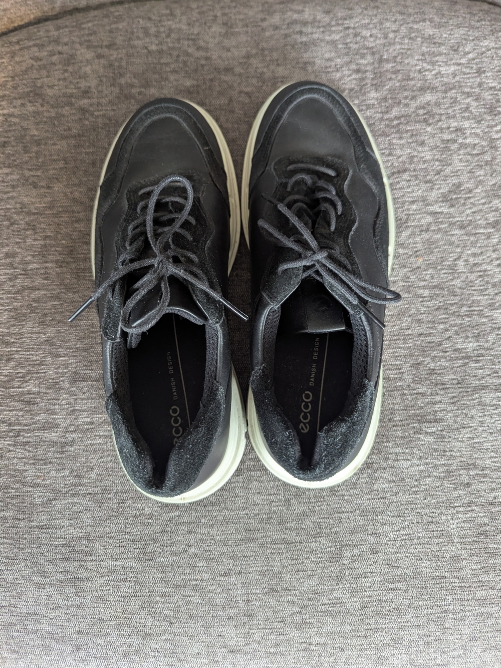 Ecco Women's Black Lace-Up Sneakers